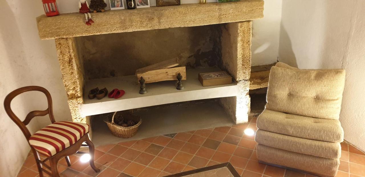 Appartamento La Voute Noble Saint-Saturnin  Esterno foto
